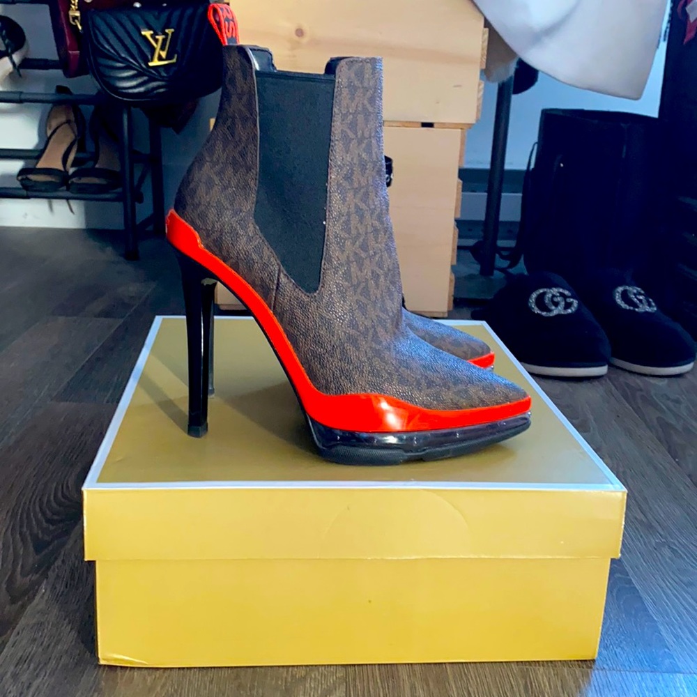 Michael Kors fashion boots : special edition
